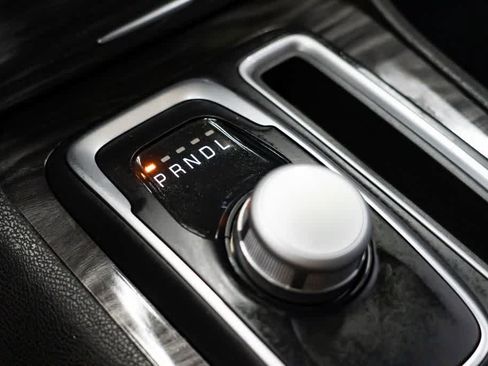 Used 2021 Chrysler 300 Touring L RWD image 21