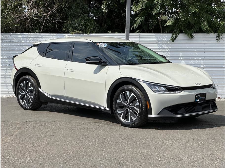 Used 2024 Kia EV6 Light AWD/4WD image 8