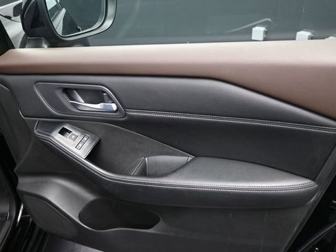 Used 2023 Nissan Rogue SL w/ SL Premium Package image 22