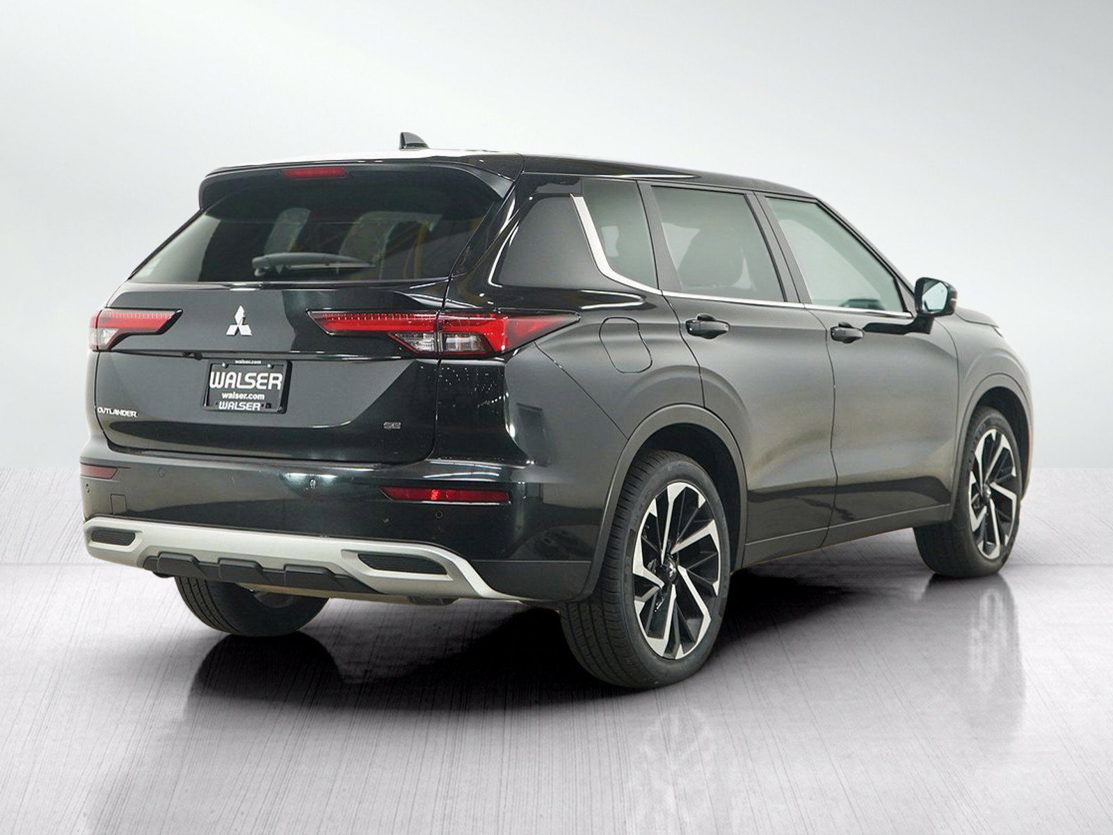 Used 2024 Mitsubishi Outlander SE AWD/4WD image 5