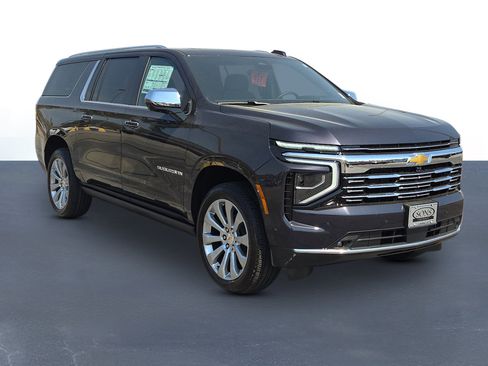 New 2026 Chevrolet Suburban Premier image 3