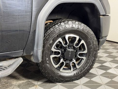 Used 2020 GMC Sierra 2500 AT4 w/ Technology Package image 8