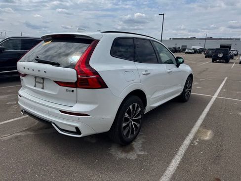 Used 2024 Volvo XC60 B5 Plus AWD/4WD image 5