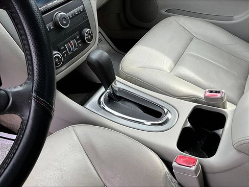 Used 2008 Chevrolet Impala LT w/ Luxury Edition Package FWD image 16