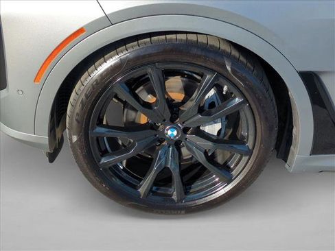 Used 2023 BMW X7 xDrive40i w/ M Sport Package AWD/4WD image 27