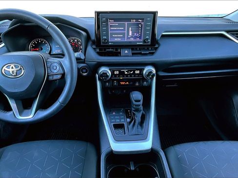 Used 2022 Toyota RAV4 XLE image 13