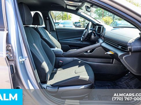 Used 2025 Hyundai Elantra Sport image 21