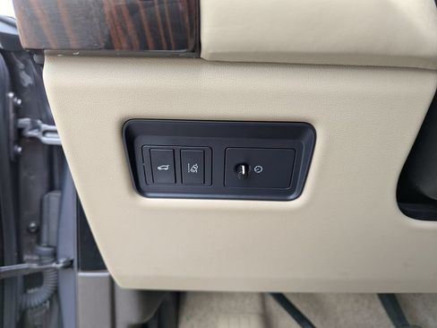 Used 2017 Land Rover Range Rover Long Wheelbase Supercharged AWD/4WD image 14
