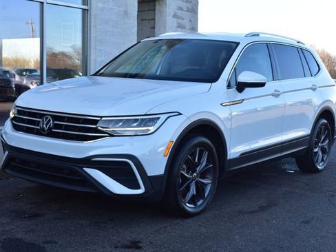 Used 2023 Volkswagen Tiguan SE image 12