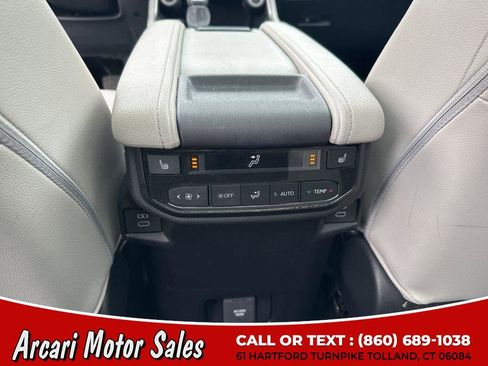 Used 2024 Toyota Grand Highlander AWD image 19
