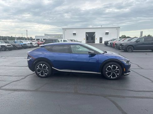 Used 2022 Kia EV6 Wind RWD image 9