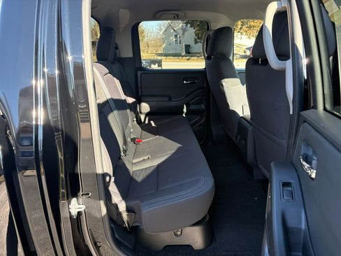 Used 2024 Nissan Frontier SV image 20