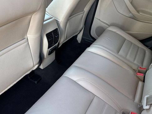 Used 2017 Ford Escape SE w/ SE Leather Comfort Package image 27