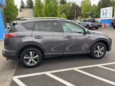 Used 2016 Toyota RAV4 XLE AWD/4WD image 7