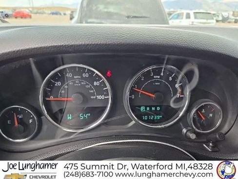 Used 2015 Jeep Wrangler Unlimited Rubicon image 6