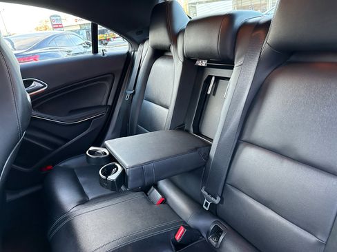 Used 2019 Mercedes-Benz CLA 250 4MATIC image 23