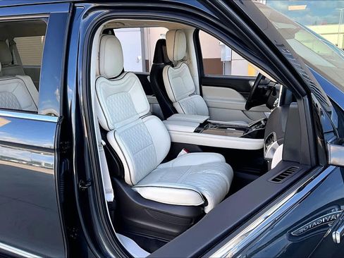 Used 2021 Lincoln Navigator L Black Label w/ Cargo Convenience Package image 8