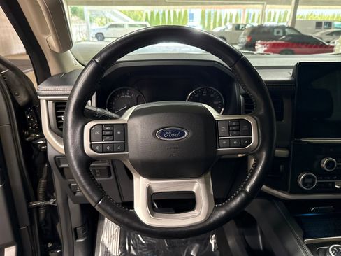 Used 2024 Ford Expedition XLT AWD/4WD image 26