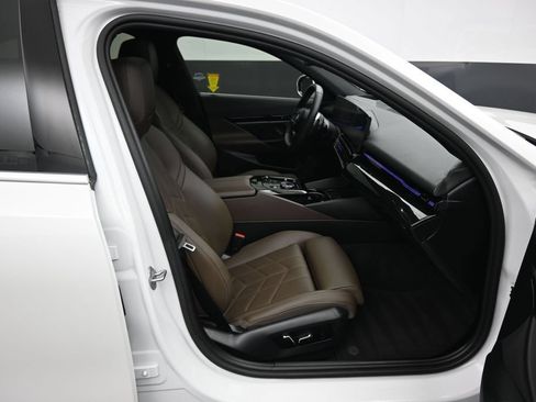 Used 2026 BMW 530i RWD image 51