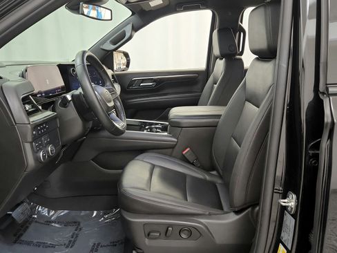 Used 2025 Chevrolet Suburban Z71 AWD/4WD image 18