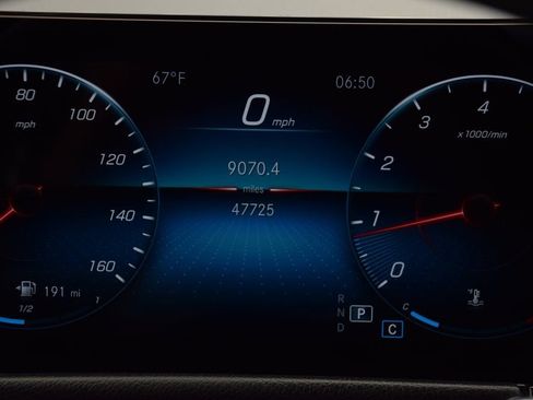 Certified 2022 Mercedes-Benz GLB 250 image 25