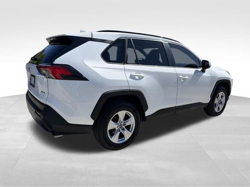 Used 2020 Toyota RAV4 XLE w/ Convenience Package FWD image 7