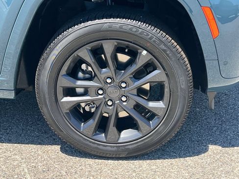 New 2026 Jeep Grand Cherokee L Limited AWD/4WD image 11