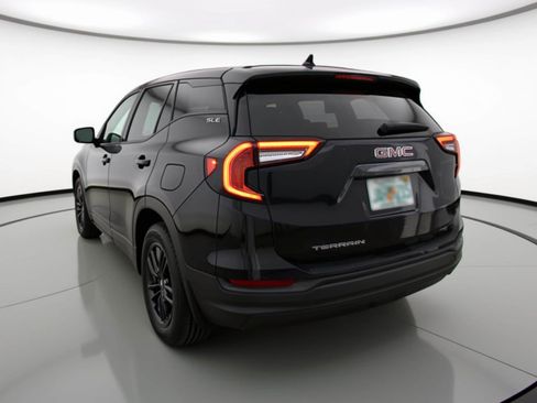 Used 2024 GMC Terrain SLE image 5