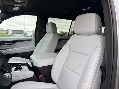 New 2025 Chevrolet Suburban Premier AWD/4WD image 23