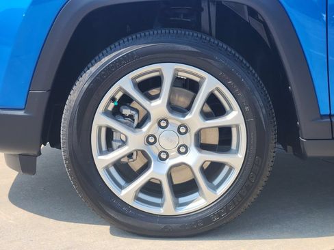 Used 2024 Jeep Compass Latitude AWD/4WD image 13