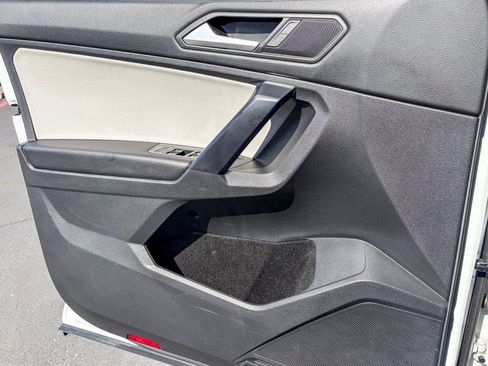 Used 2021 Volkswagen Tiguan SE R-Line image 39