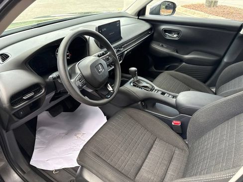 Used 2026 Honda HR-V LX image 9