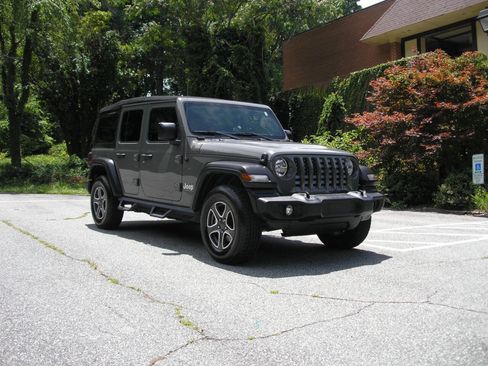 Used 2021 Jeep Wrangler Unlimited Sport AWD/4WD image 1