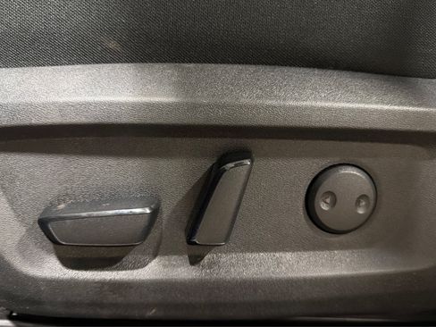 Used 2023 Nissan Rogue SV AWD/4WD image 18