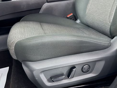 Used 2023 Nissan Rogue SV image 24