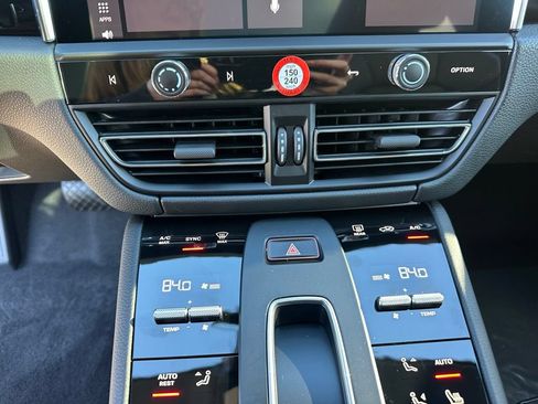 Used 2026 Porsche Macan AWD/4WD image 49