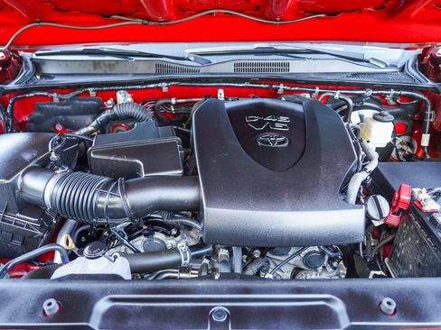 Certified 2022 Toyota Tacoma TRD Off-Road w/ Technology Package image 27