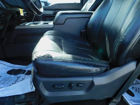 Used 2016 Ford F250 Lariat w/ Lariat Chrome Package image 23