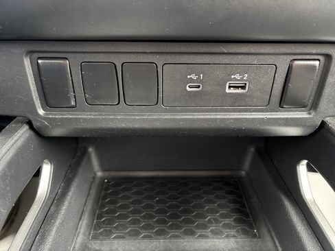 Used 2022 Nissan Frontier SV image 33