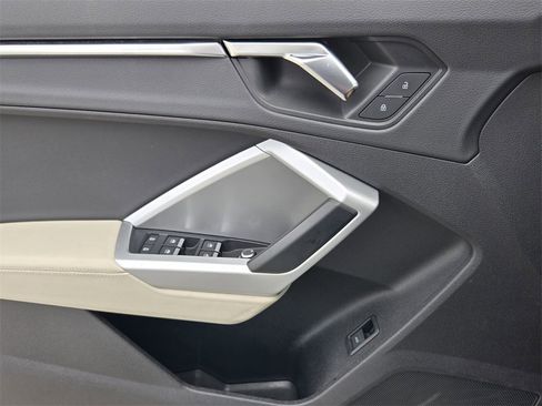 Used 2021 Audi Q3 2.0T Premium w/ Convenience Package image 29