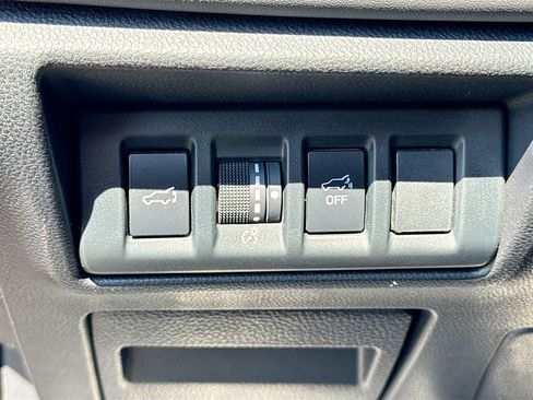 Certified 2025 Subaru Outback Limited AWD/4WD image 6