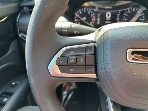 Used 2025 Jeep Compass Trailhawk AWD/4WD image 21
