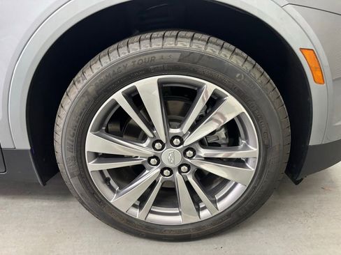 Certified 2025 Cadillac XT5 Premium Luxury image 17