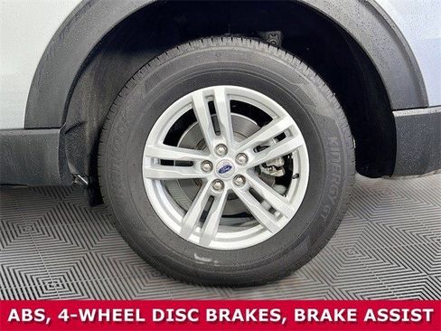 Used 2023 Ford Explorer XLT image 35