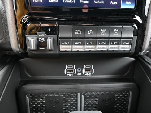 New 2026 RAM 2500 Laramie w/ Night Edition AWD/4WD image 28