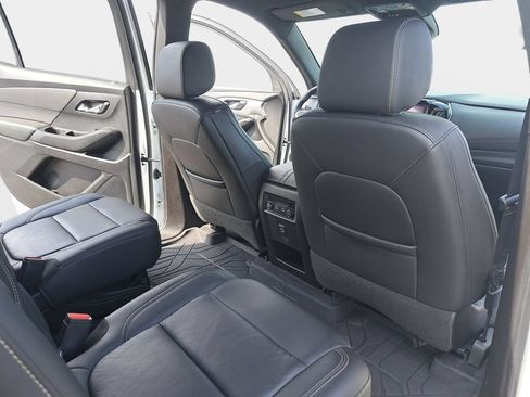 Used 2023 Chevrolet Traverse LT AWD/4WD image 12