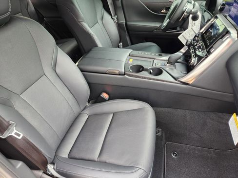 New 2026 Lexus LX 700h Luxury image 6