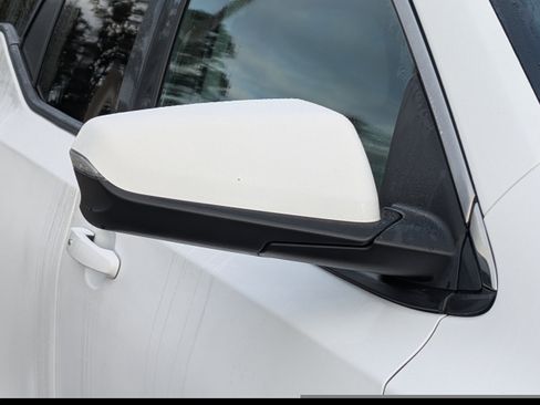 Used 2023 GMC Terrain SLT image 12