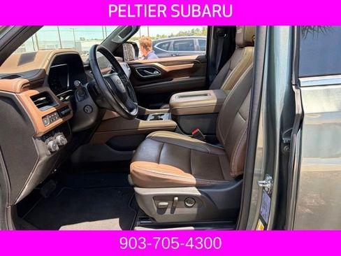 Used 2023 Chevrolet Suburban High Country AWD/4WD image 6