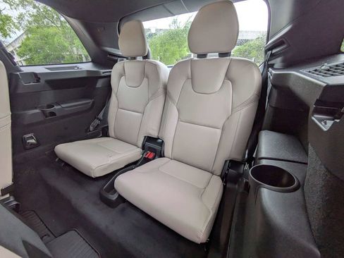 New 2026 Volvo XC90 B6 Ultra w/ Protection Package Premier AWD/4WD image 19